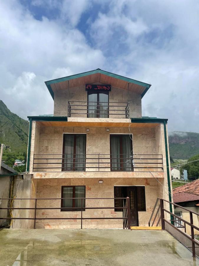 Hotel Shina Kazbegi Eksteriør bilde