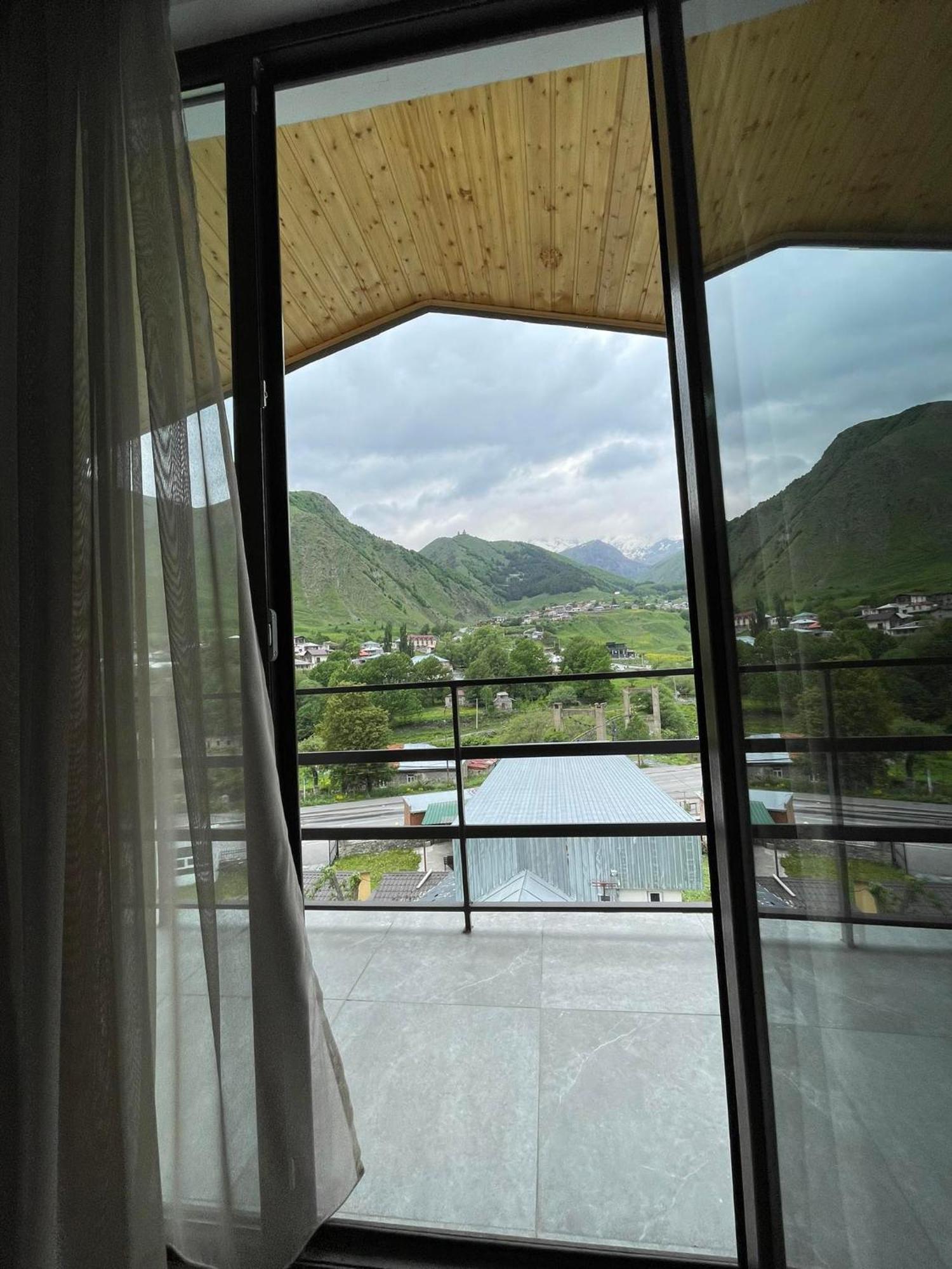 Hotel Shina Kazbegi Eksteriør bilde